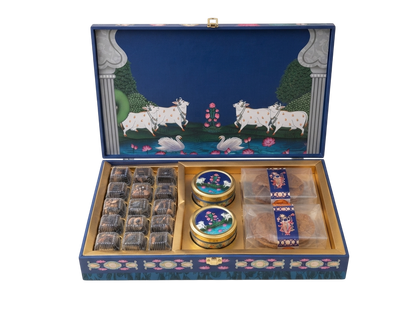 Matratva Rajbhog Premium Gift Hamper – Dates Dry Fruit Laddu, Makhana,